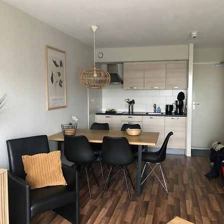 Appartement De Vrijbuiter, Resort Amelander Kaap Hollum  Exterior foto